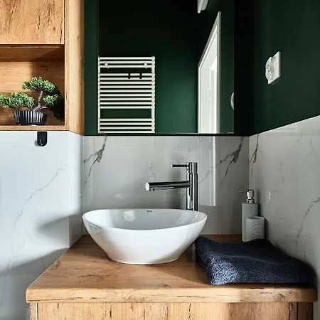 Apartment Prymasa Tysiaclecia 83a Warsaw