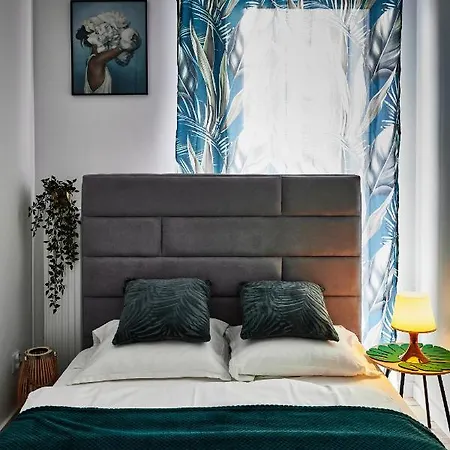 Apartment Prymasa Tysiaclecia 83a